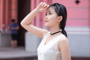 探索年轻女生与旗袍的时尚碰撞