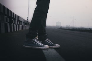 探索男士鞋履中的奢华运动装潮流