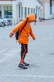 探索舞蹈队的时尚之旅，服装品牌的选择与影响